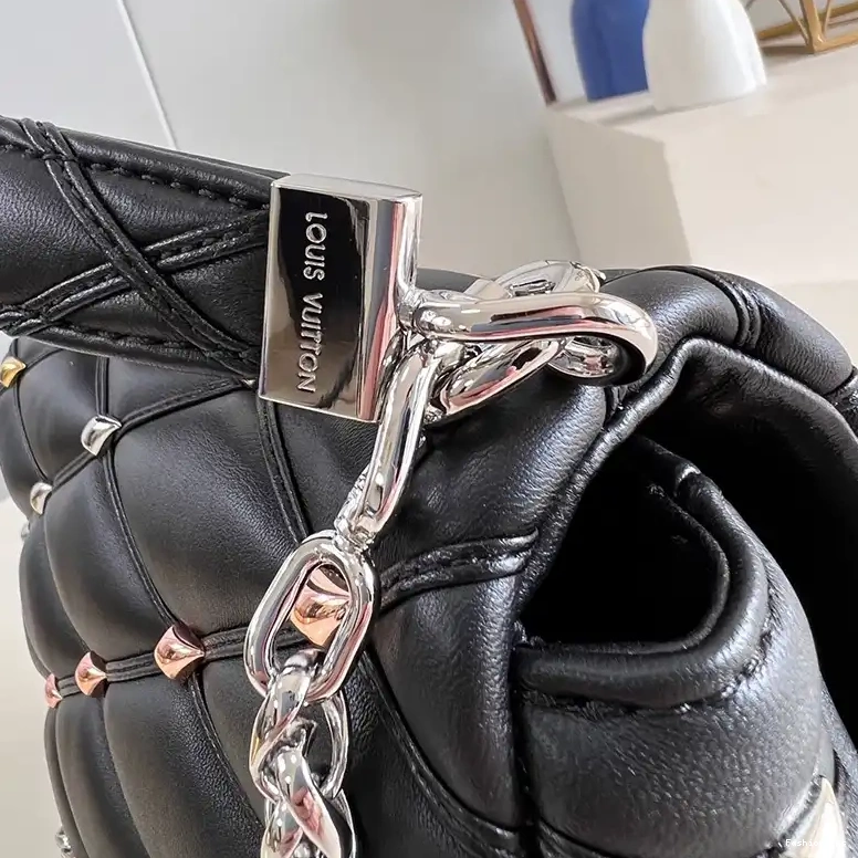 Fashionrepsfam ru Bags 2405YA0008 LV 0819